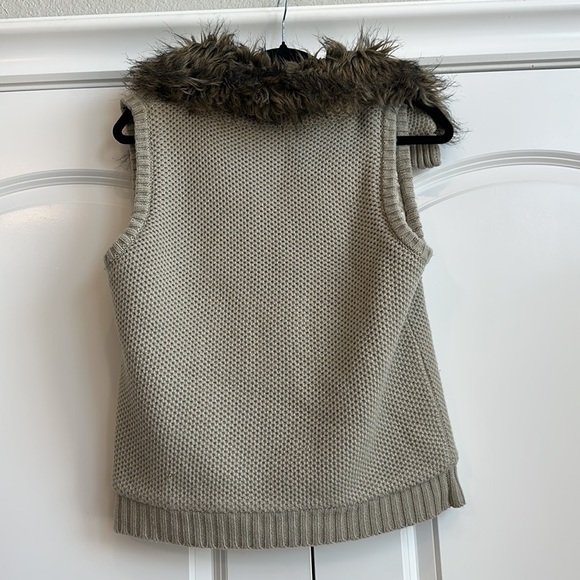 Maurices Faux Fur Collar Sherpa and Knit Fall/ Winter Vest - Picture 6 of 7